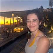 Soy titulada en Física y en Matemáticas, actualmente estudiante de máster en la UAB. Doy clases de matemáticas, física y química